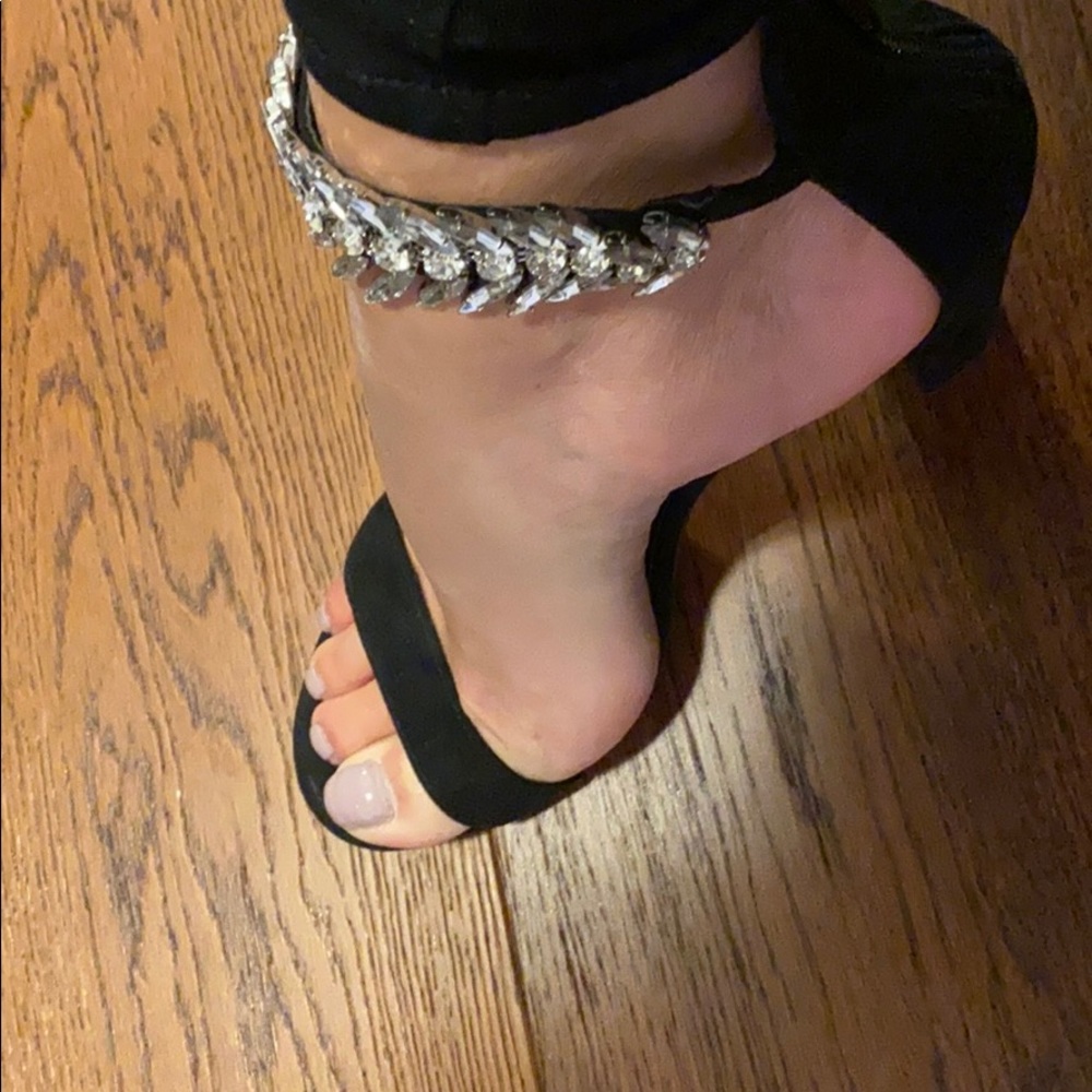 Shoes - Picture 2 of 3